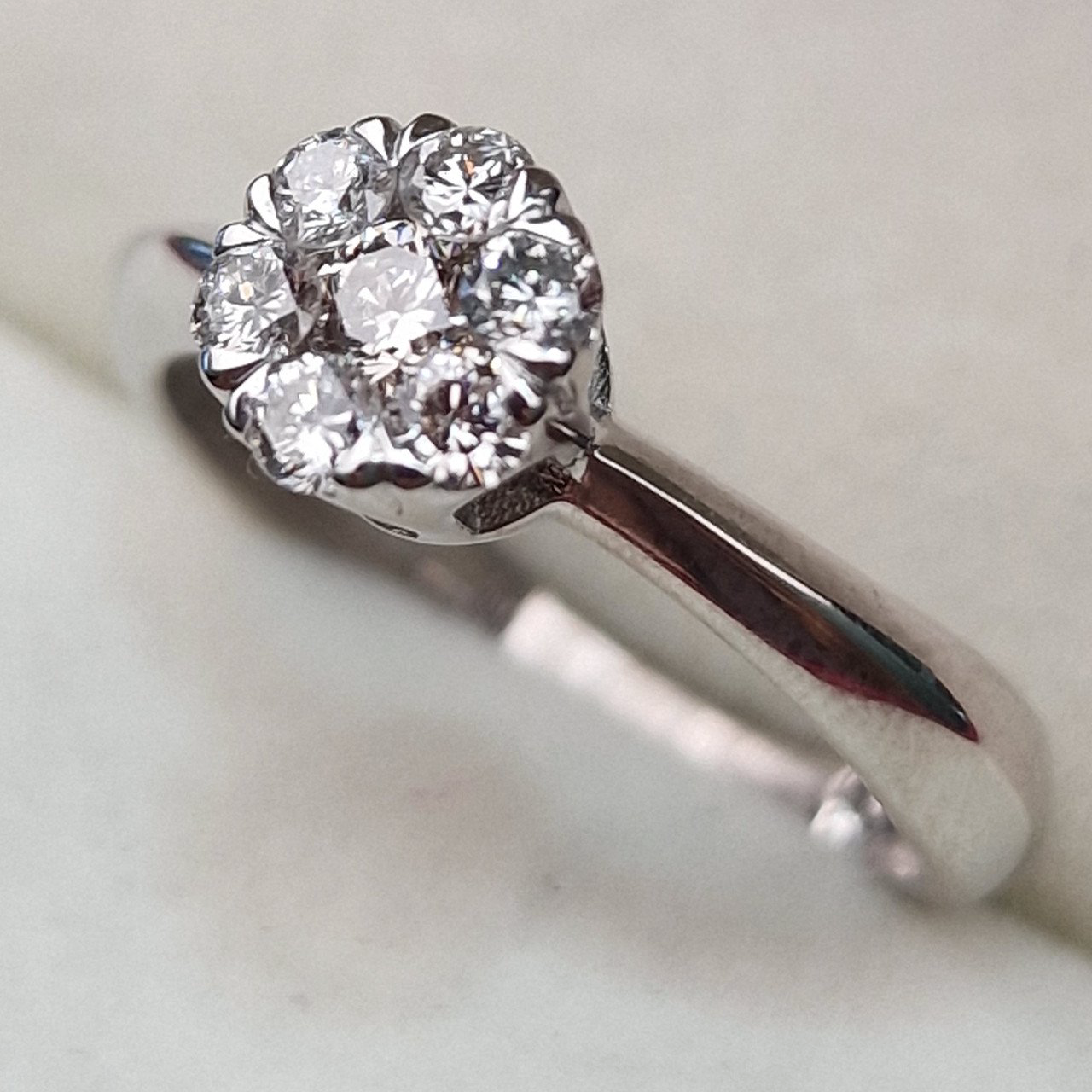 Кольцо Deimantas 102243811 16р 2,07гр 0,37ct. купить,NaN