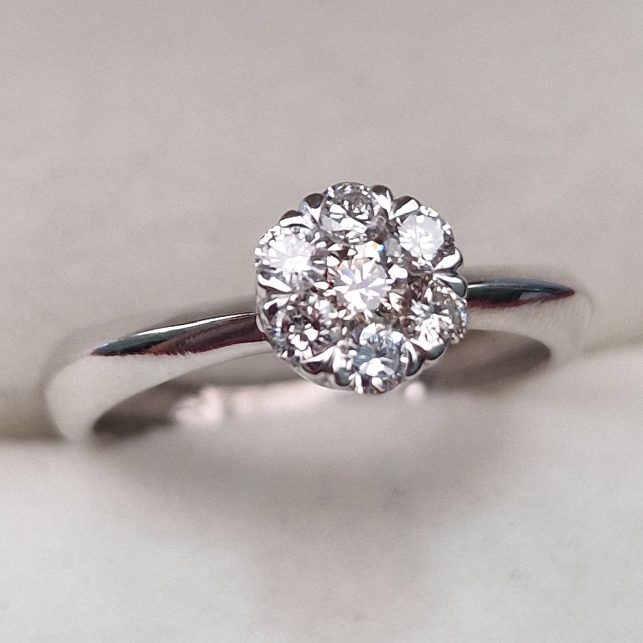 Кольцо Deimantas 102243811 16р 2,07гр 0,37ct. купить,NaN