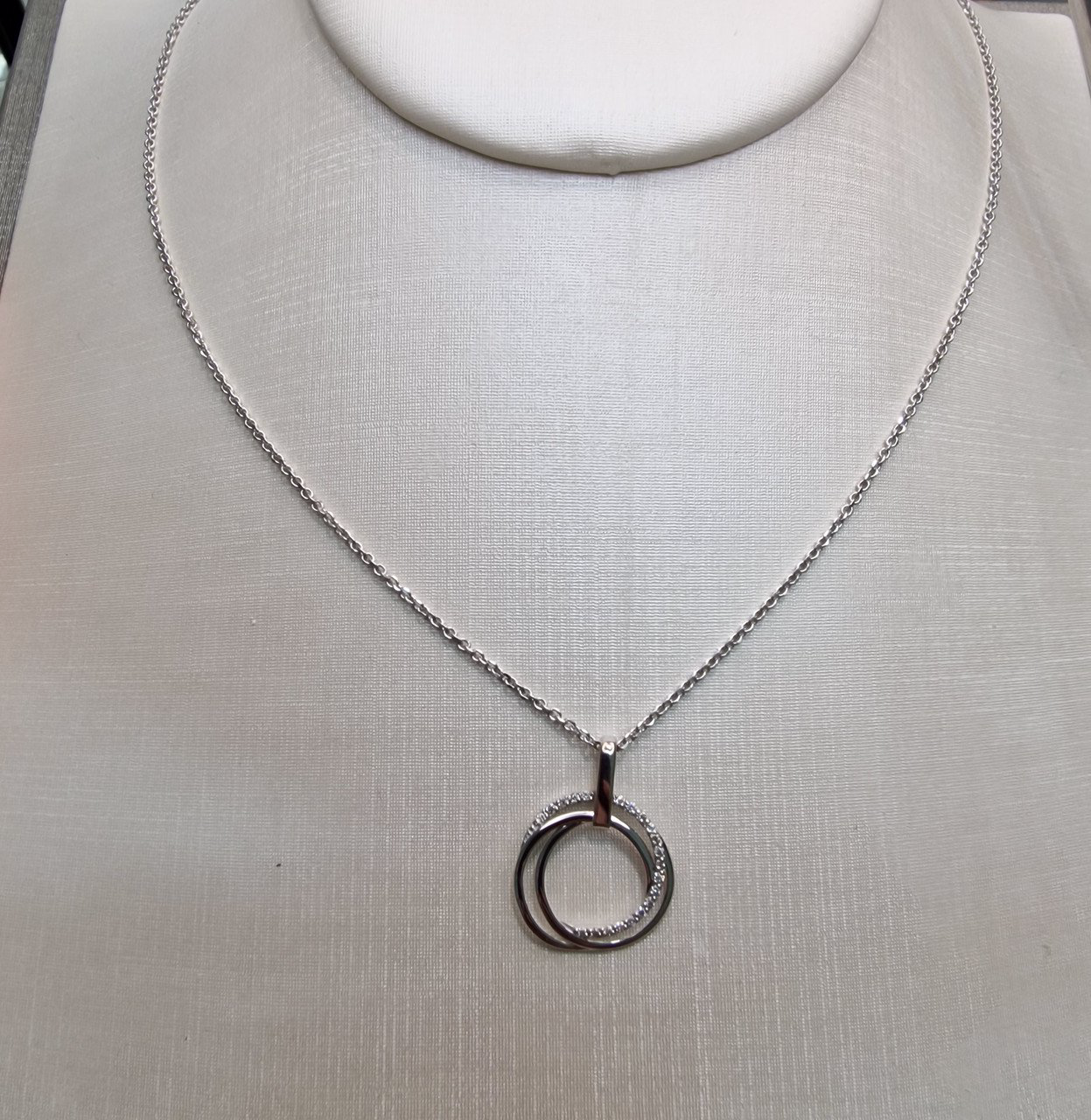 Кулон Deimantas 102243867 0,71гр 0,12ct. купить,NaN