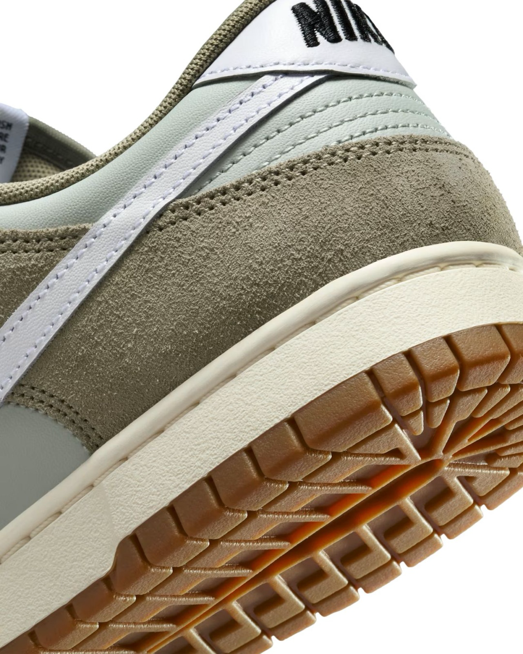Кеды Nike IB6399-002 хаки 39 купить,NaN