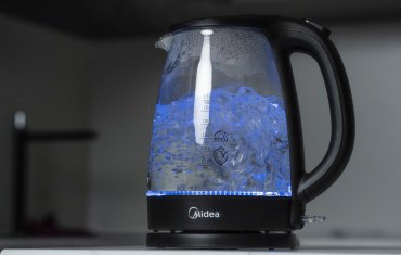 Электрочайник Midea MK-8015 черный