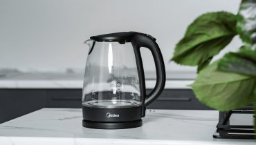 Электрочайник Midea MK-8015 черный купить,12990