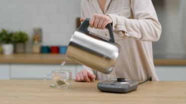 Электрочайник Ninja KT201EU стальной