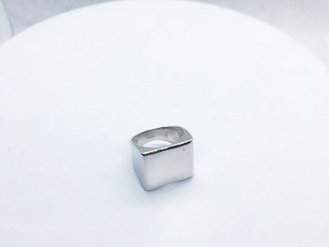 Кольцо PRESTIGE JEWELRY 04-401-0091_18.0 размер 18 вес 6.6 г серебро, без вставок купить,NaN