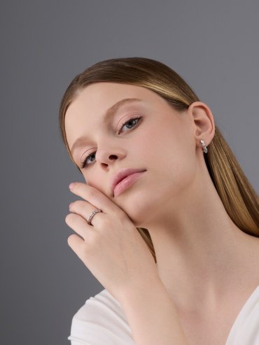 Серьги АЛЬКОР 02-4616_000Б-00 вес 2.4 г серебро, бриллиант купить,20400