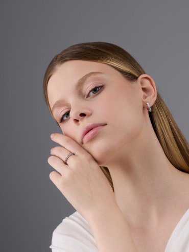 Серьги АЛЬКОР 02-4616_000Б-00 вес 2.4 г серебро, бриллиант купить,20400