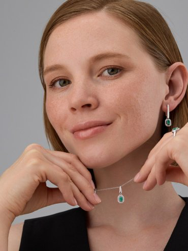 Серьги АЛЬКОР 02-4564_000И-00 вес 3.5 г серебро, изумруд, фианит купить,NaN