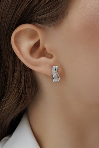 Серьги АЛЬКОР 02-4326_000Б-00 вес 3.3 г серебро, бриллиант купить,NaN