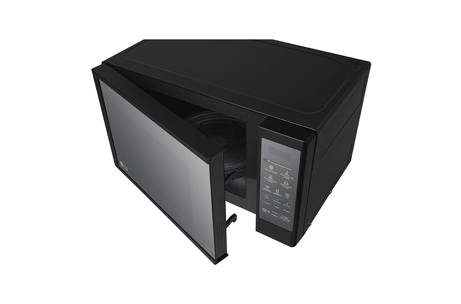 Микроволновая печь LG MS2042DARB черная