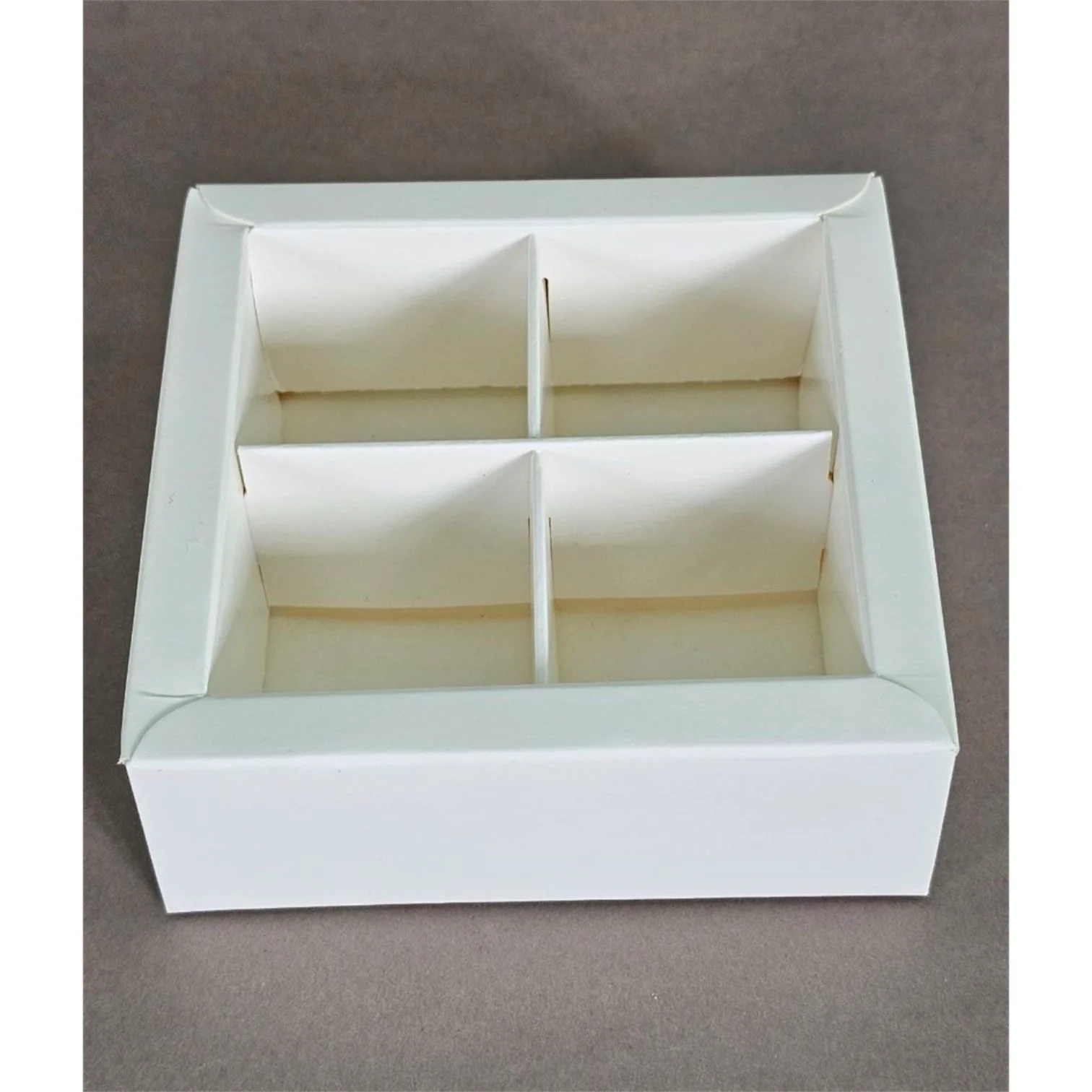 Коробка Box.kz 4 ячейки белая 10х10х3,5 см 10 шт - ForteMarket Коробка Box.kz 4 ячейки белая 10х10х3,5 см 10 шт купить,0