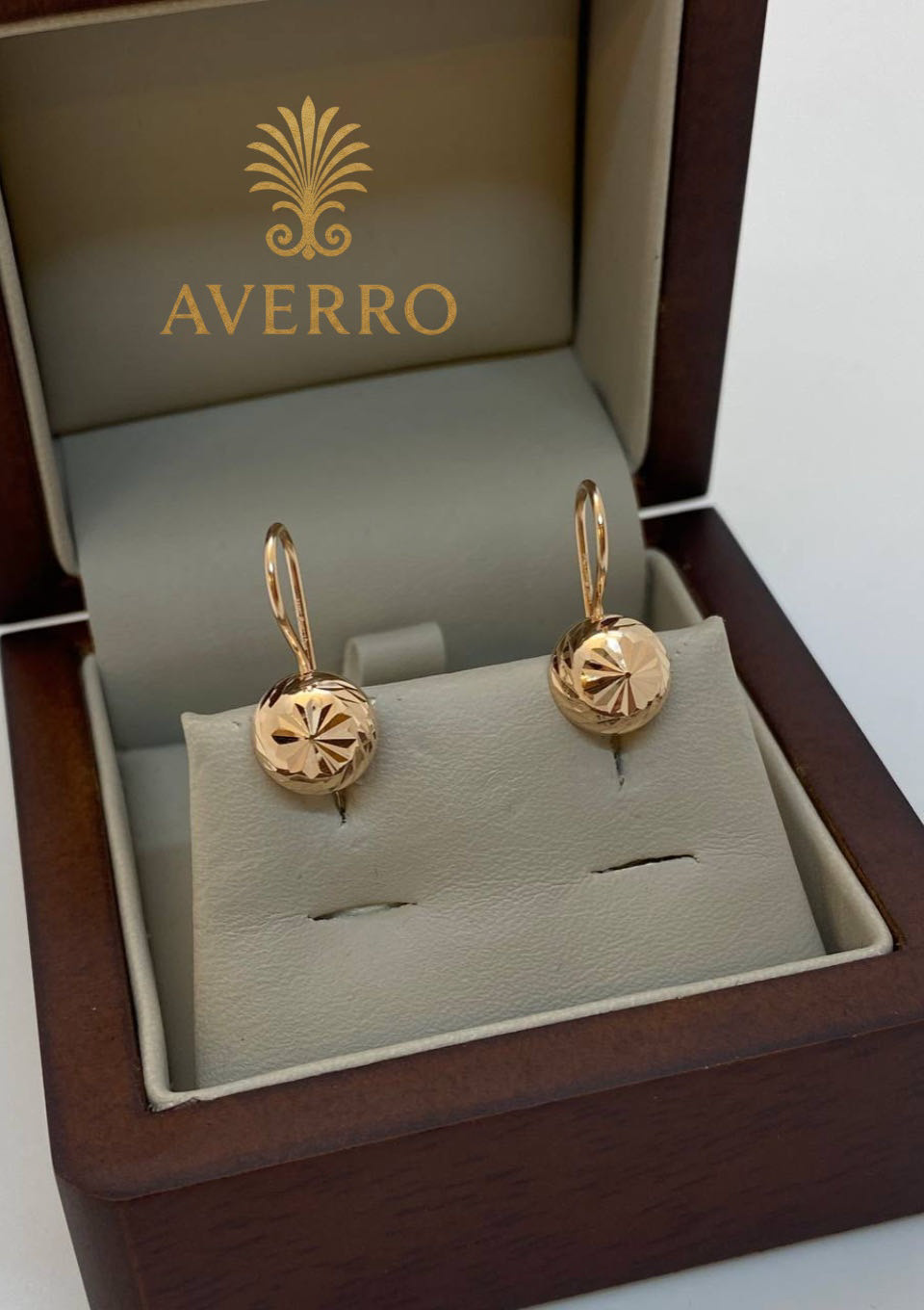 Серьги Averro Av1201202618 золото 1.15гр купить,NaN