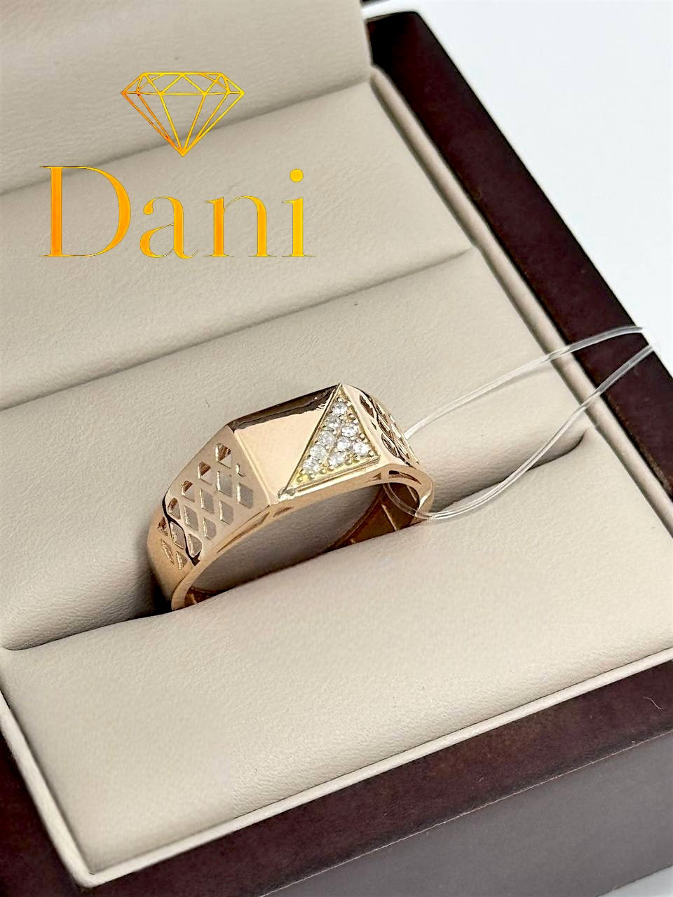 Кольцо Dani BAL-KLS10-004 золото 2.55гр 21.5р купить,NaN