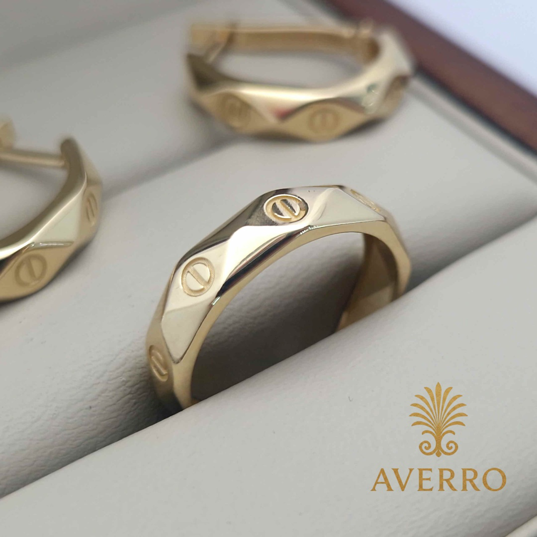 Комплект Averro A261120253 золото 3.91гр 17.5р купить,370000