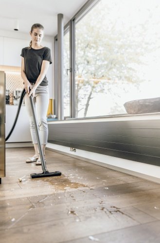 Пылесос Karcher WD 2 Plus V-12/6/18/C (YYY) желтый