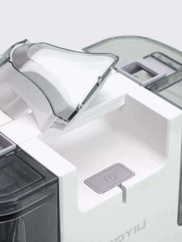Пылесос Yili YLW6318 белый
