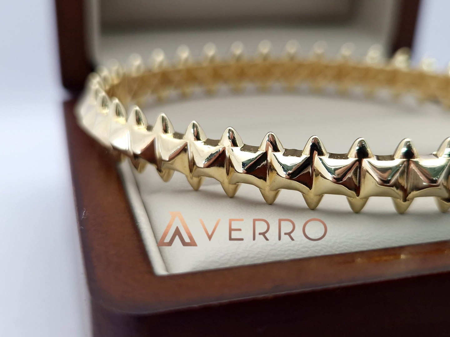 Браслет Averro A2610202518 золото 10.51гр 18-19р купить,689450