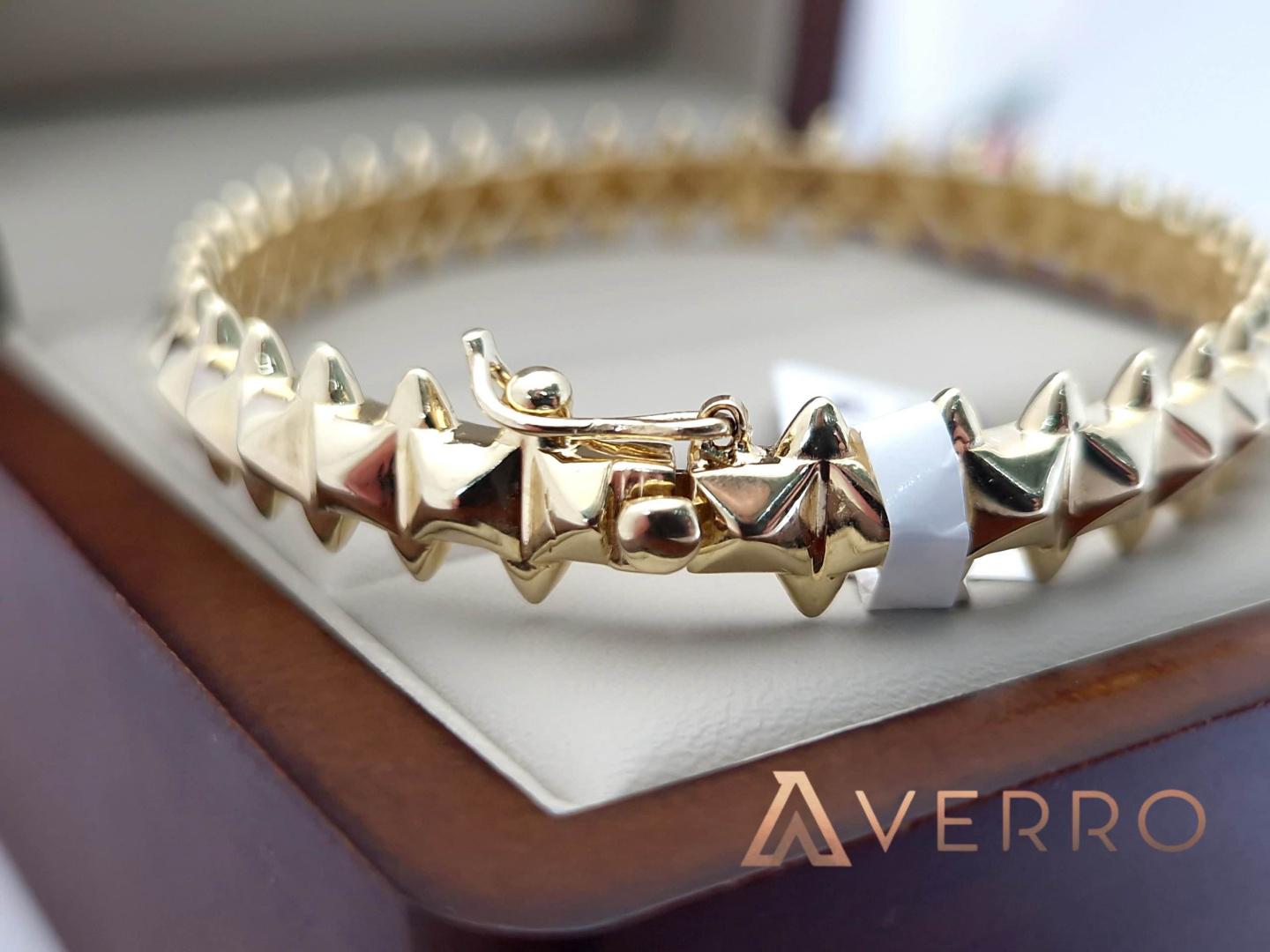 Браслет Averro A2610202518 золото 10.51гр 18-19р купить,689450
