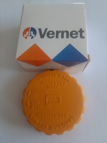 Vernet крышка расширительного бачка RC0004