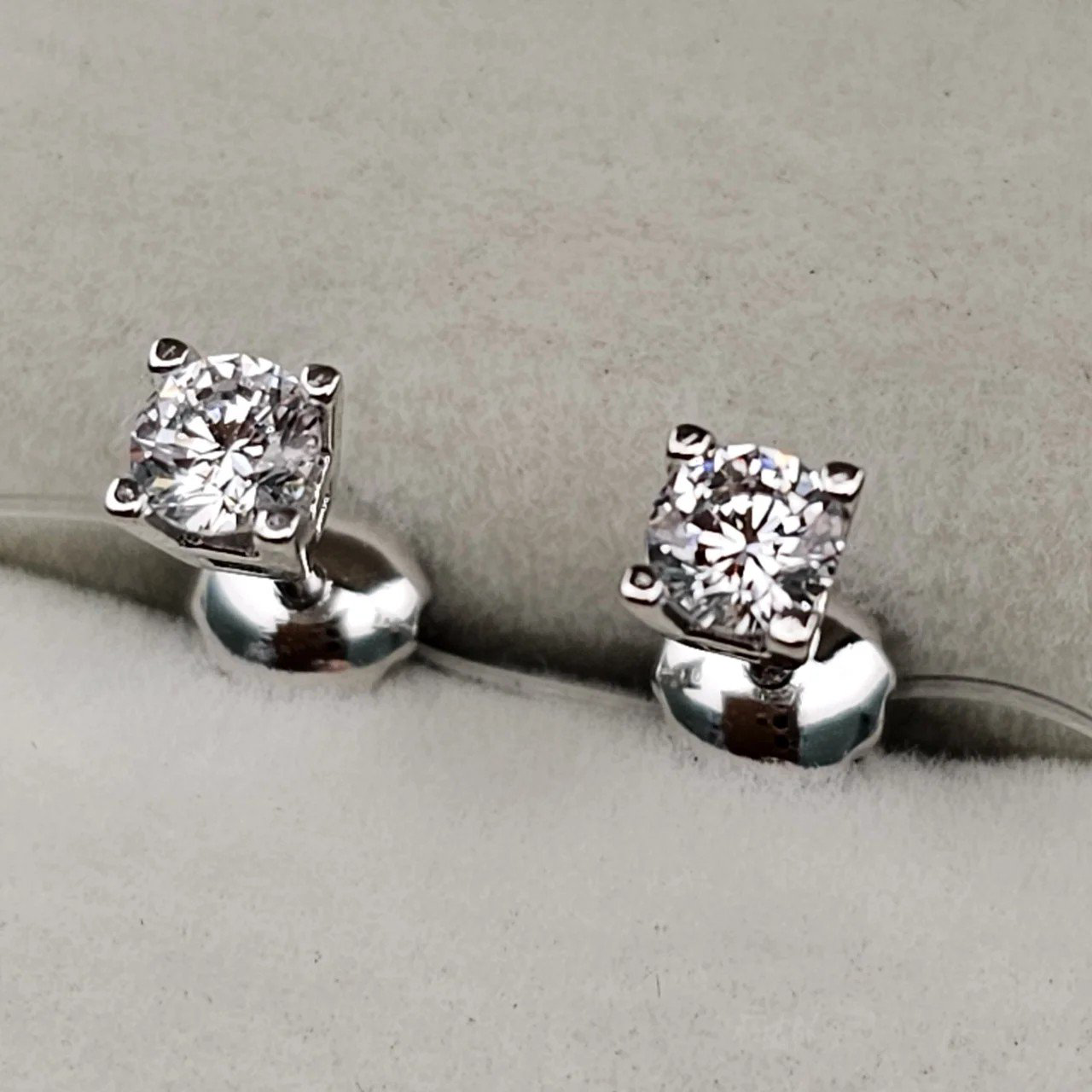 Серьги Deimantas 109235526 1.19гр. купить,NaN