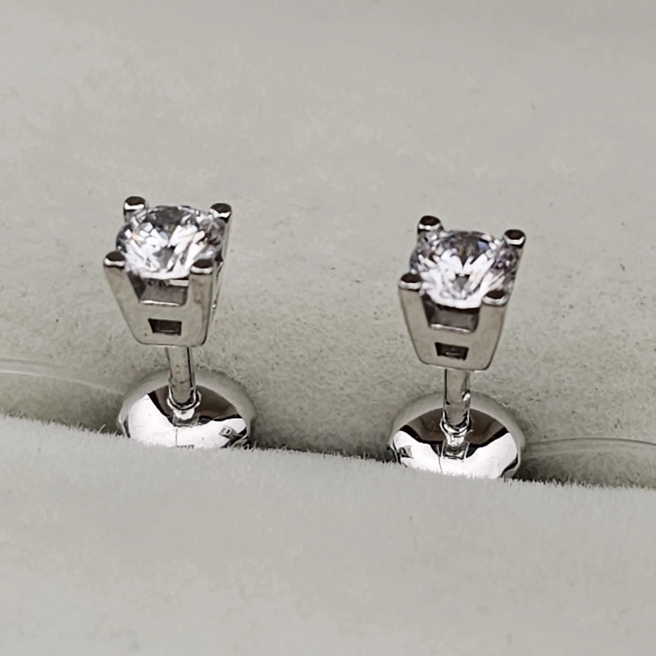 Серьги Deimantas 109235526 1.19гр. купить,NaN