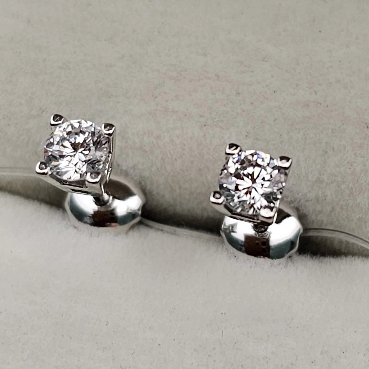 Серьги Deimantas 109235264 0.97гр. купить,NaN