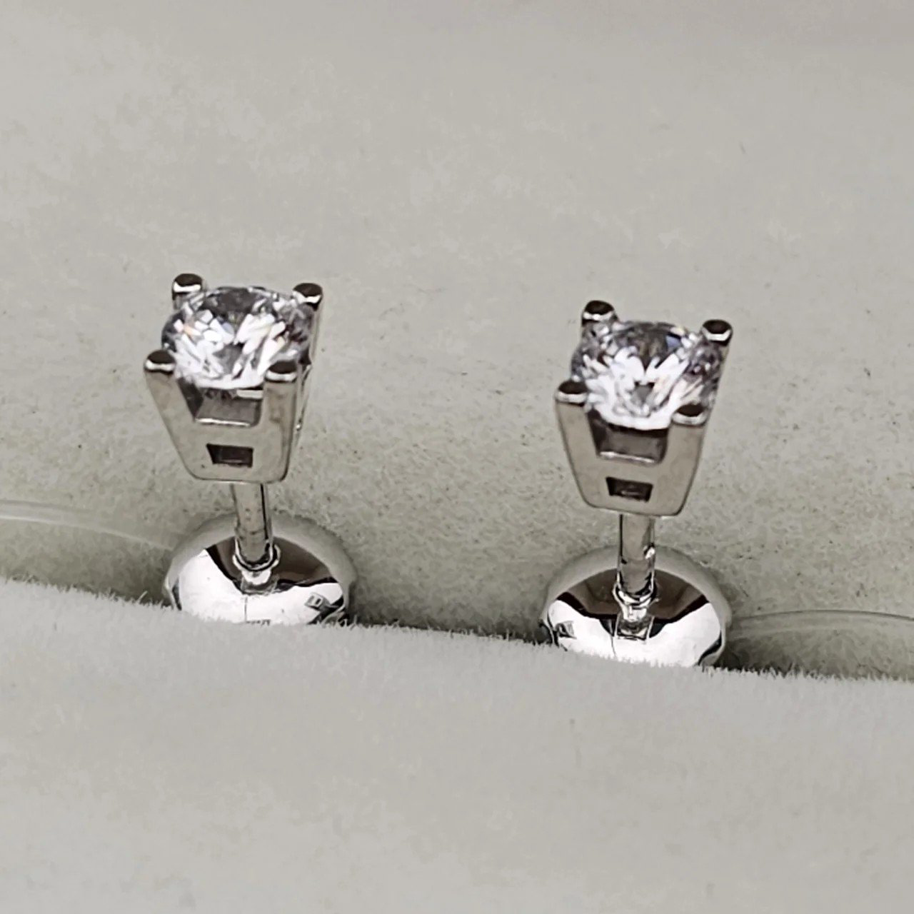 Серьги Deimantas 109235264 0.97гр. купить,NaN