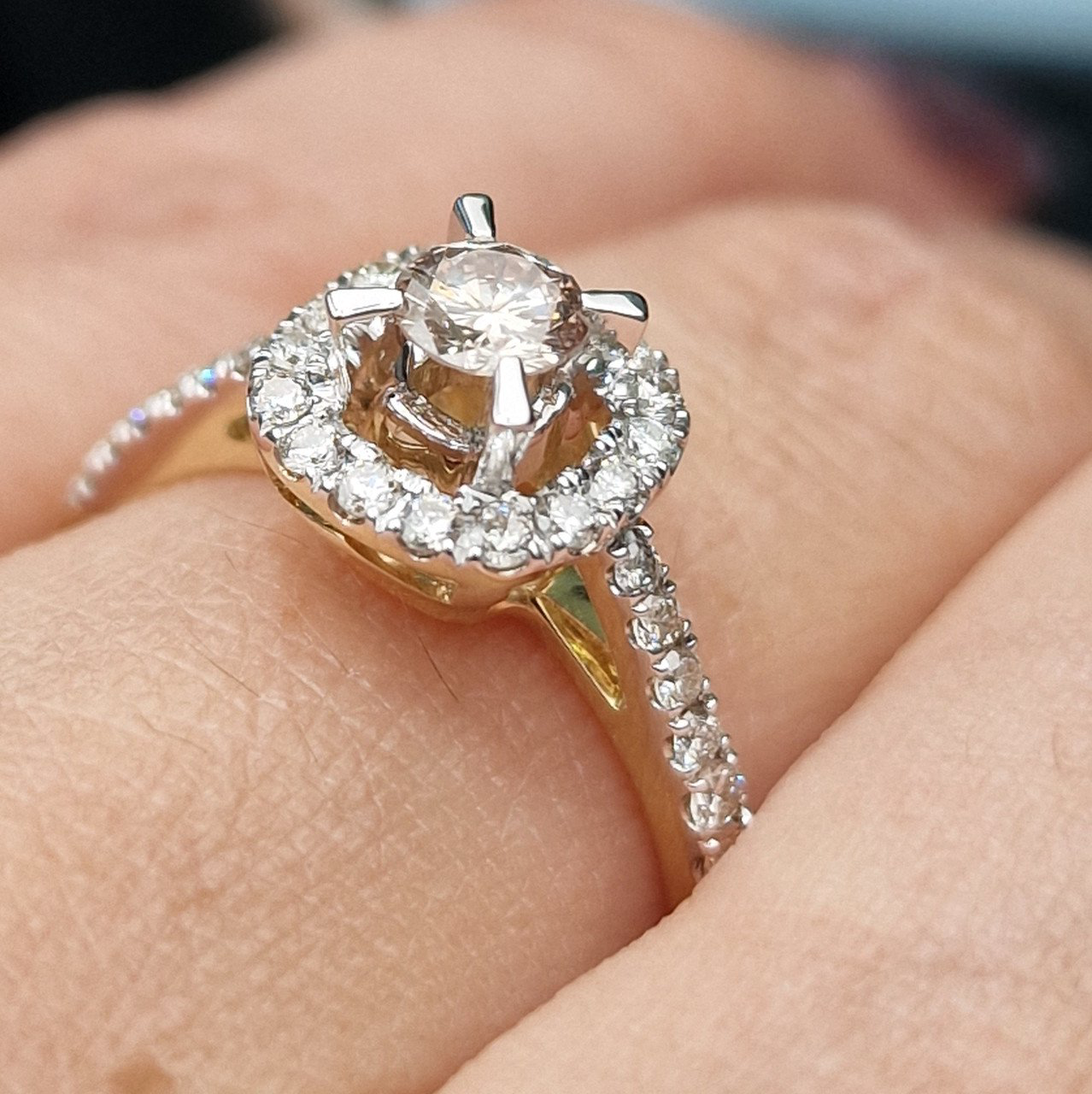 Кольцо Deimantas 102513707 17,5р 3,25гр 0,68ct. купить,NaN