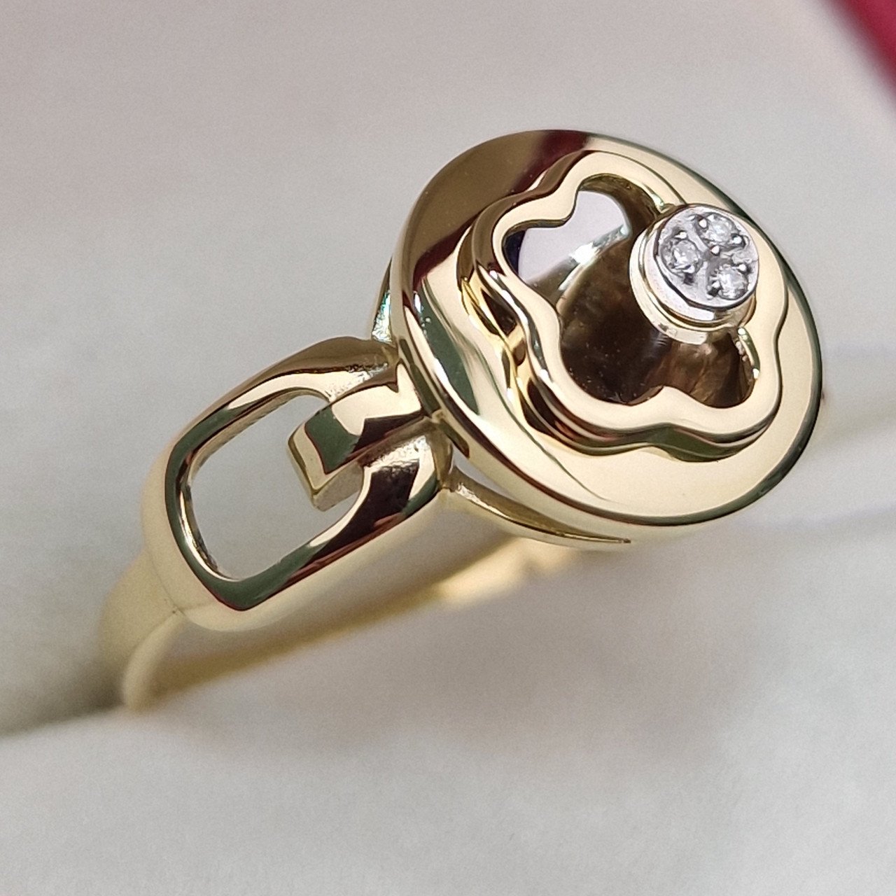 Кольцо Deimantas 102540646 18р 2,94гр 0,01ct. купить,NaN