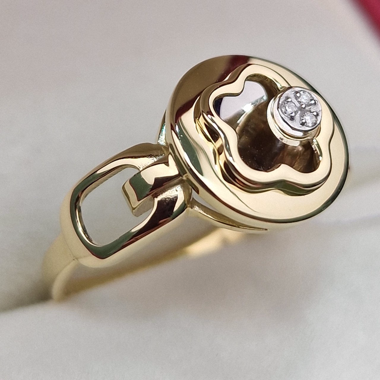 Кольцо Deimantas 102540646 18р 2,94гр 0,01ct. купить,NaN