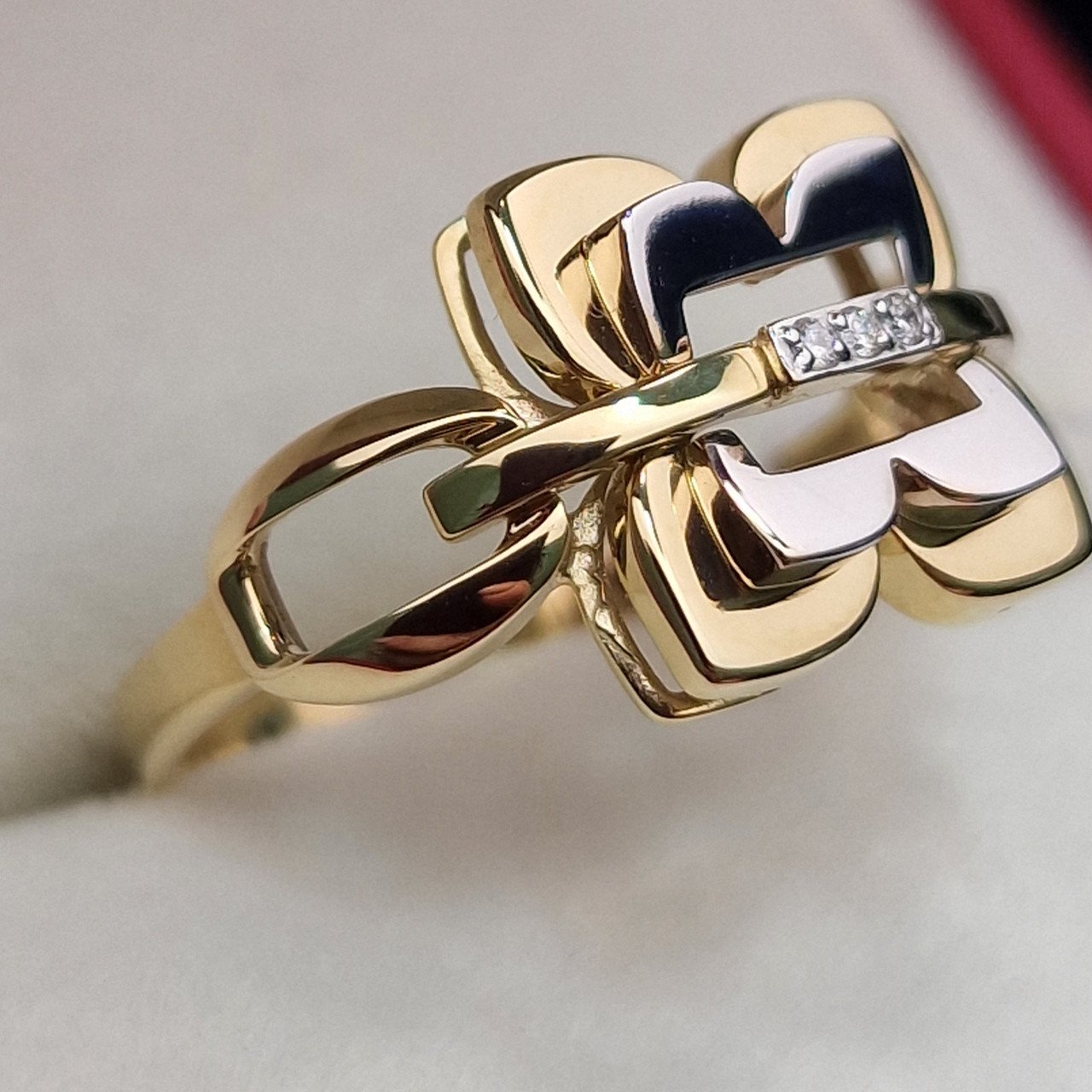 Кольцо Deimantas 102540655 18р 3,32гр 0,02ct. купить,NaN