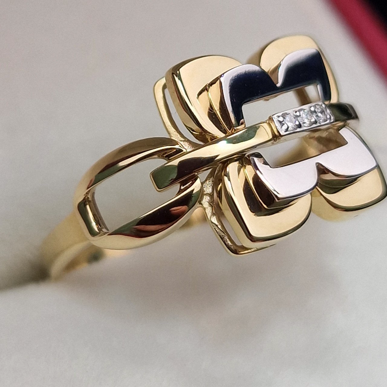 Кольцо Deimantas 102540655 18р 3,32гр 0,02ct. купить,NaN