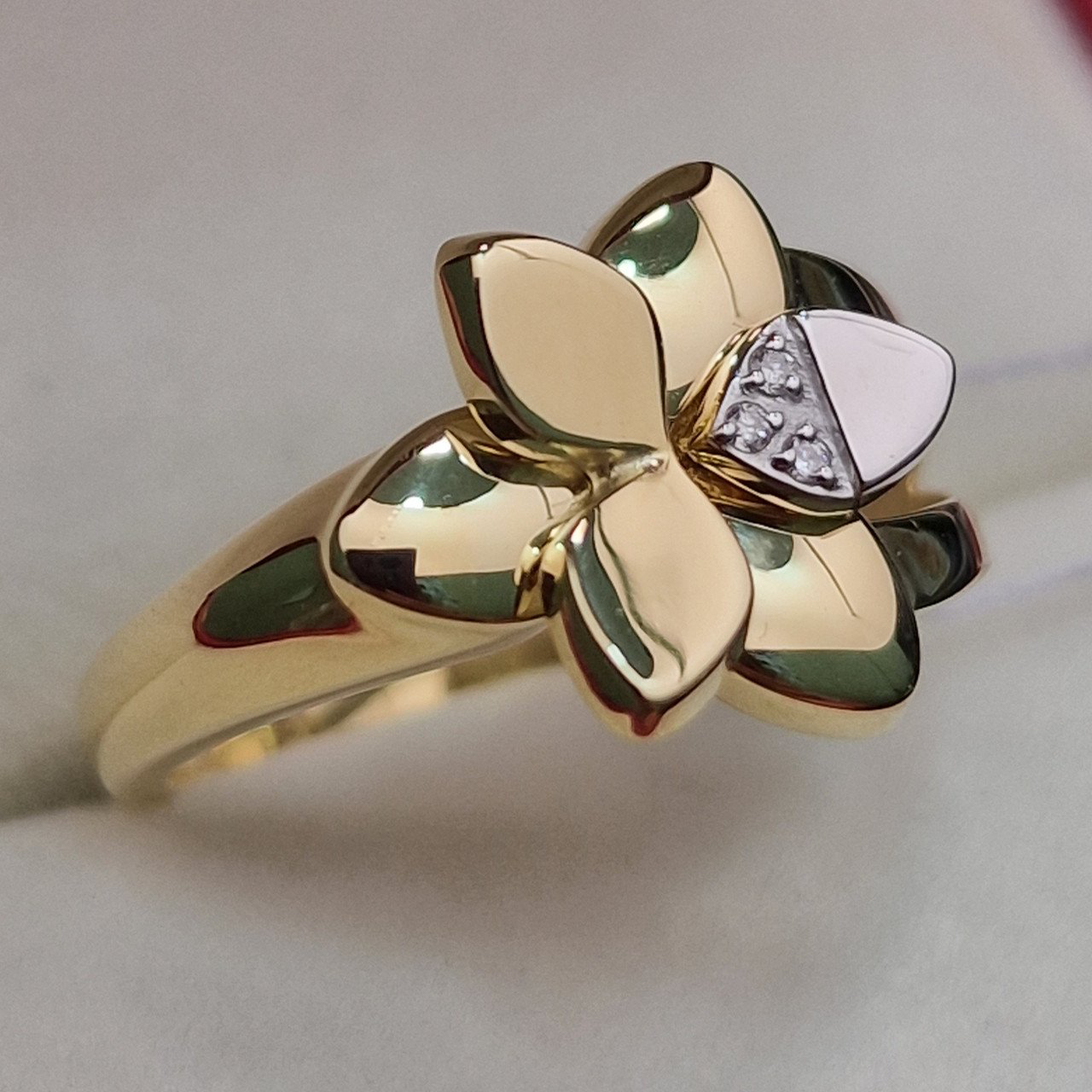 Кольцо Deimantas 102540665 18р 3,22гр 0,01ct. купить,NaN