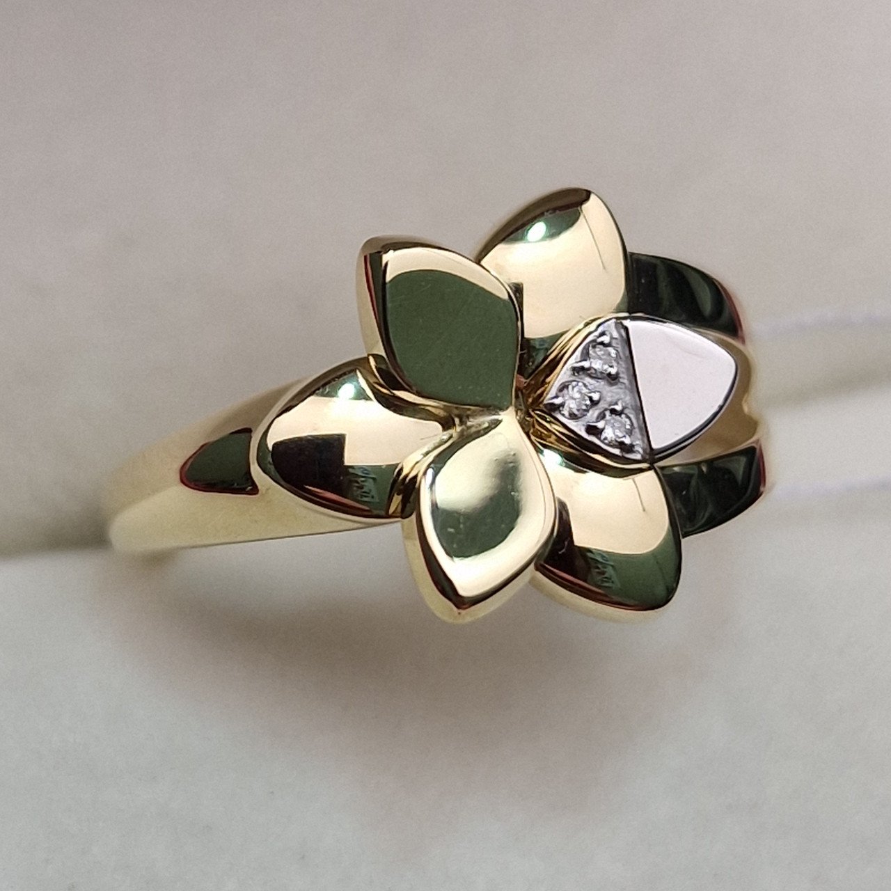 Кольцо Deimantas 102540665 18р 3,22гр 0,01ct. купить,NaN