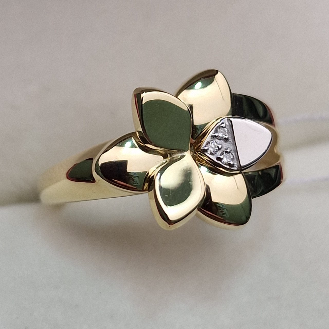 Кольцо Deimantas 102540665 18р 3,22гр 0,01ct. купить,NaN