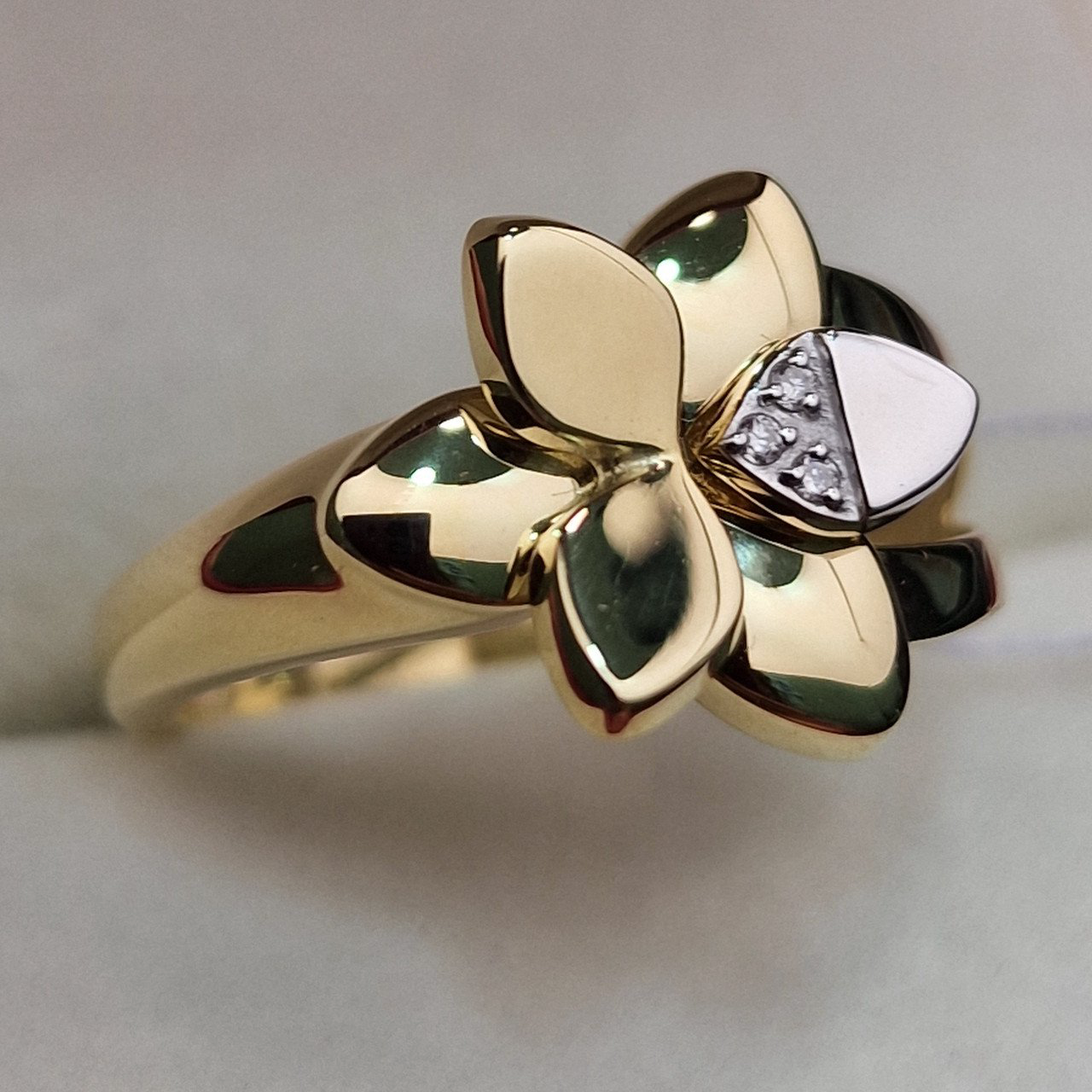 Кольцо Deimantas 102540665 18р 3,22гр 0,01ct. купить,NaN