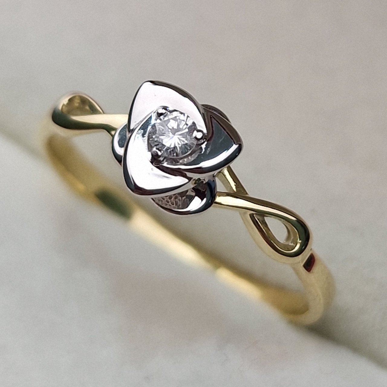 Кольцо Deimantas 102748221 17,5р 1,87гр 0,051ct. купить,NaN