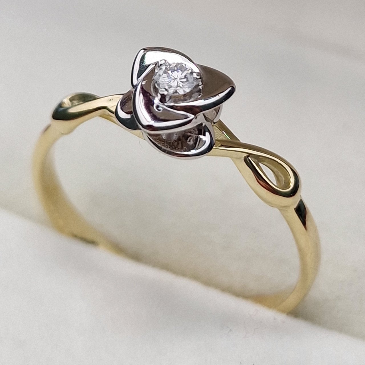 Кольцо Deimantas 102748221 17,5р 1,87гр 0,051ct. купить,NaN