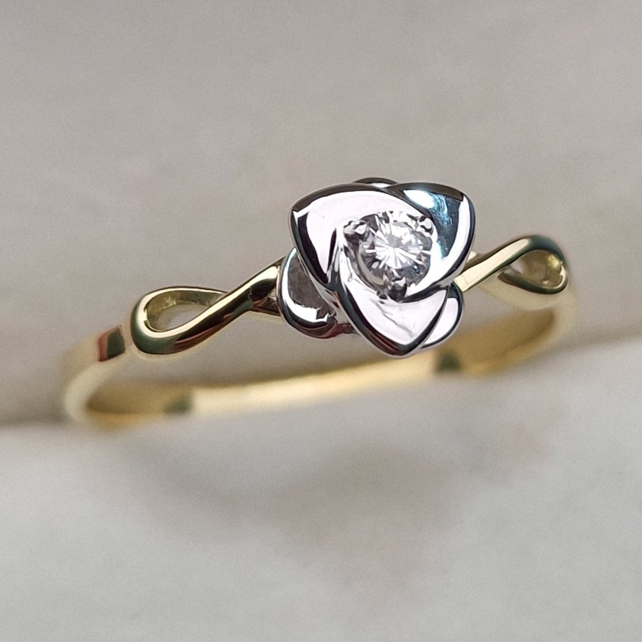 Кольцо Deimantas 102748221 17,5р 1,87гр 0,051ct. купить,NaN