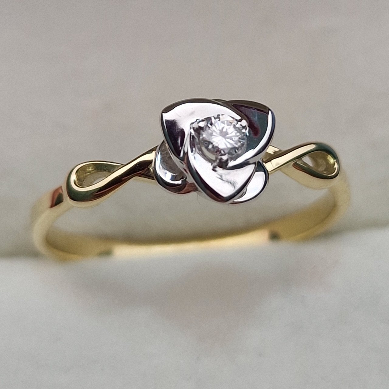 Кольцо Deimantas 102748221 17,5р 1,87гр 0,051ct. купить,NaN