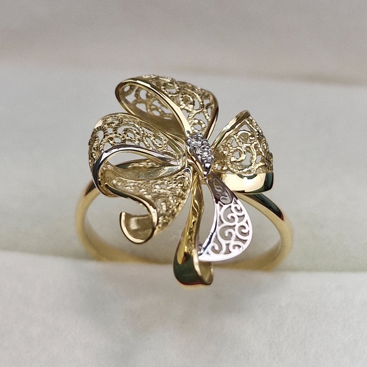 Кольцо Deimantas 102748216 17,5р 2,59гр 0,01ct. купить,NaN