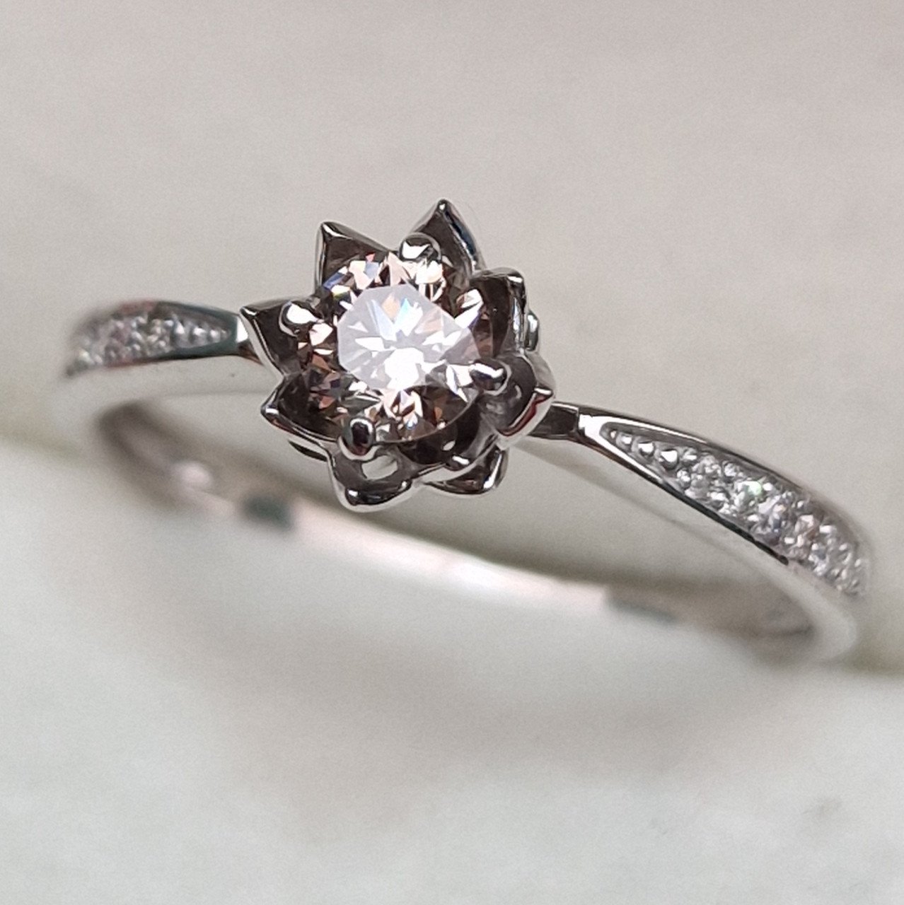 Кольцо Deimantas 102748225 17р 2,02гр 0,332ct. купить,NaN