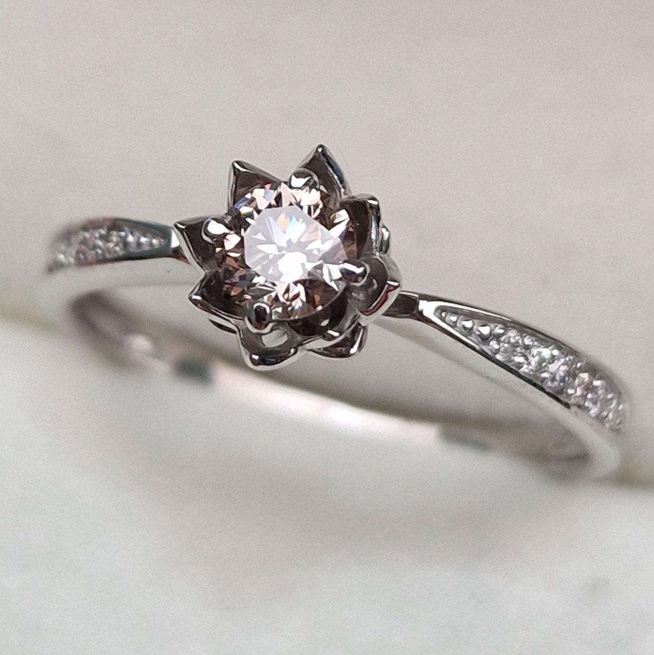 Кольцо Deimantas 102748225 17р 2,02гр 0,332ct. купить,NaN