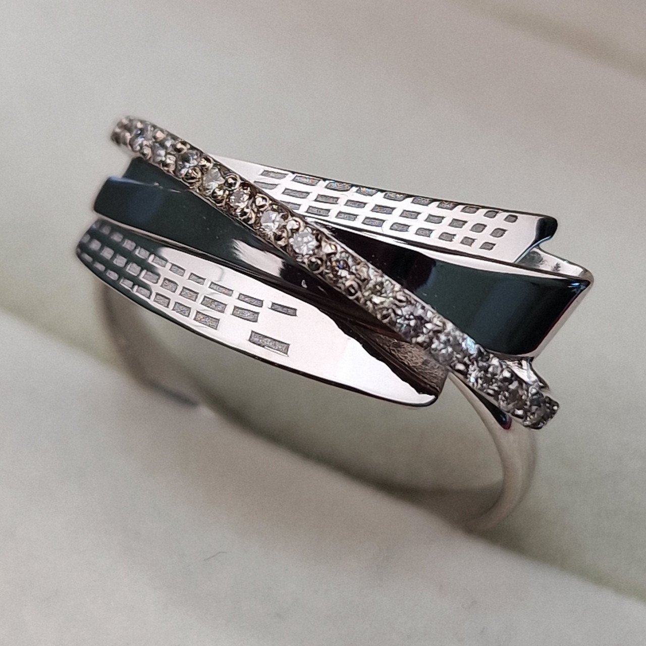 Кольцо Deimantas 102764804 17,5р 2,46гр 0,152ct. купить,NaN