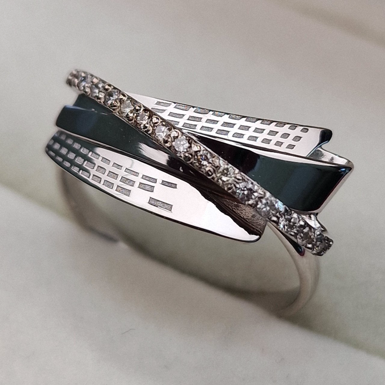 Кольцо Deimantas 102764804 17,5р 2,46гр 0,152ct. купить,NaN