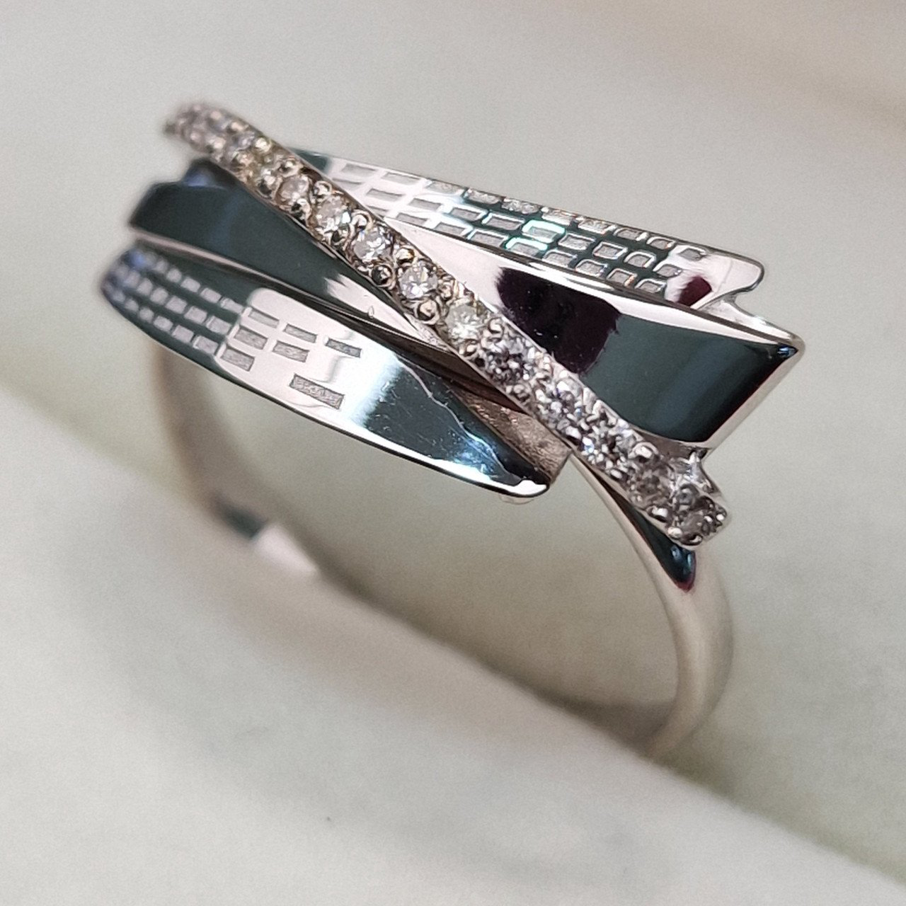 Кольцо Deimantas 102764804 17,5р 2,46гр 0,152ct. купить,NaN