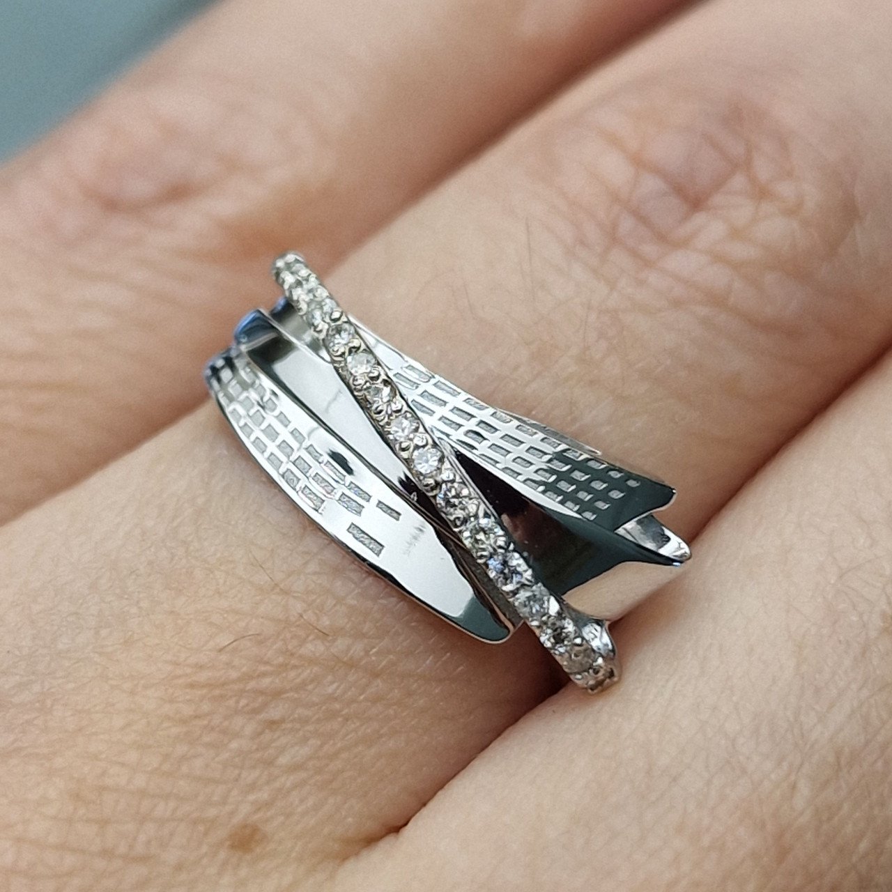 Кольцо Deimantas 102764804 17,5р 2,46гр 0,152ct. купить,NaN