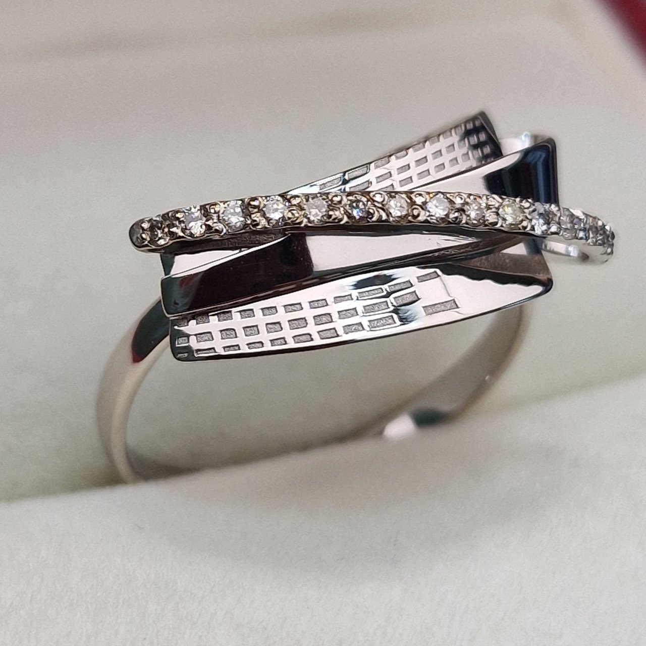 Кольцо Deimantas 102764804 17,5р 2,46гр 0,152ct. купить,NaN