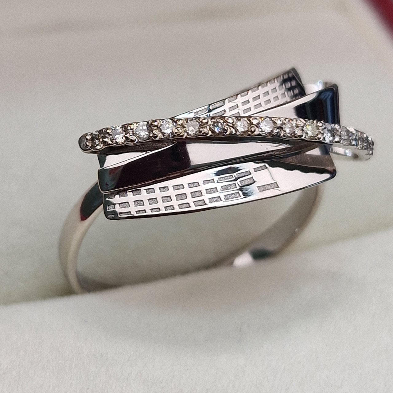 Кольцо Deimantas 102764804 17,5р 2,46гр 0,152ct. купить,NaN