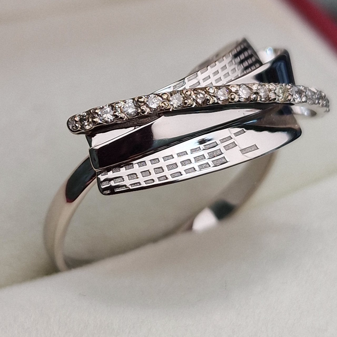 Кольцо Deimantas 102764804 17,5р 2,46гр 0,152ct. купить,NaN