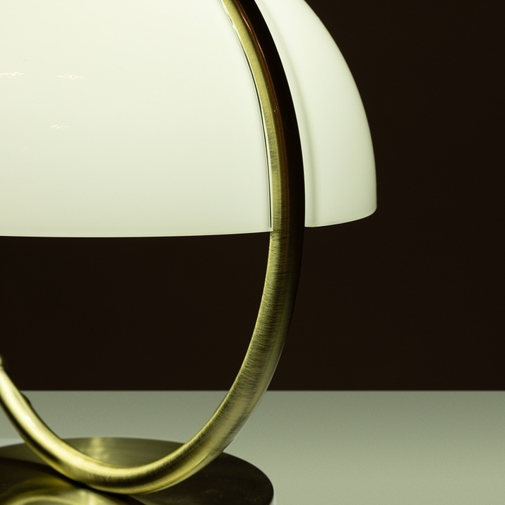 Настольная лампа Arte Lamp Banker A5041LT-1AB купить,NaN